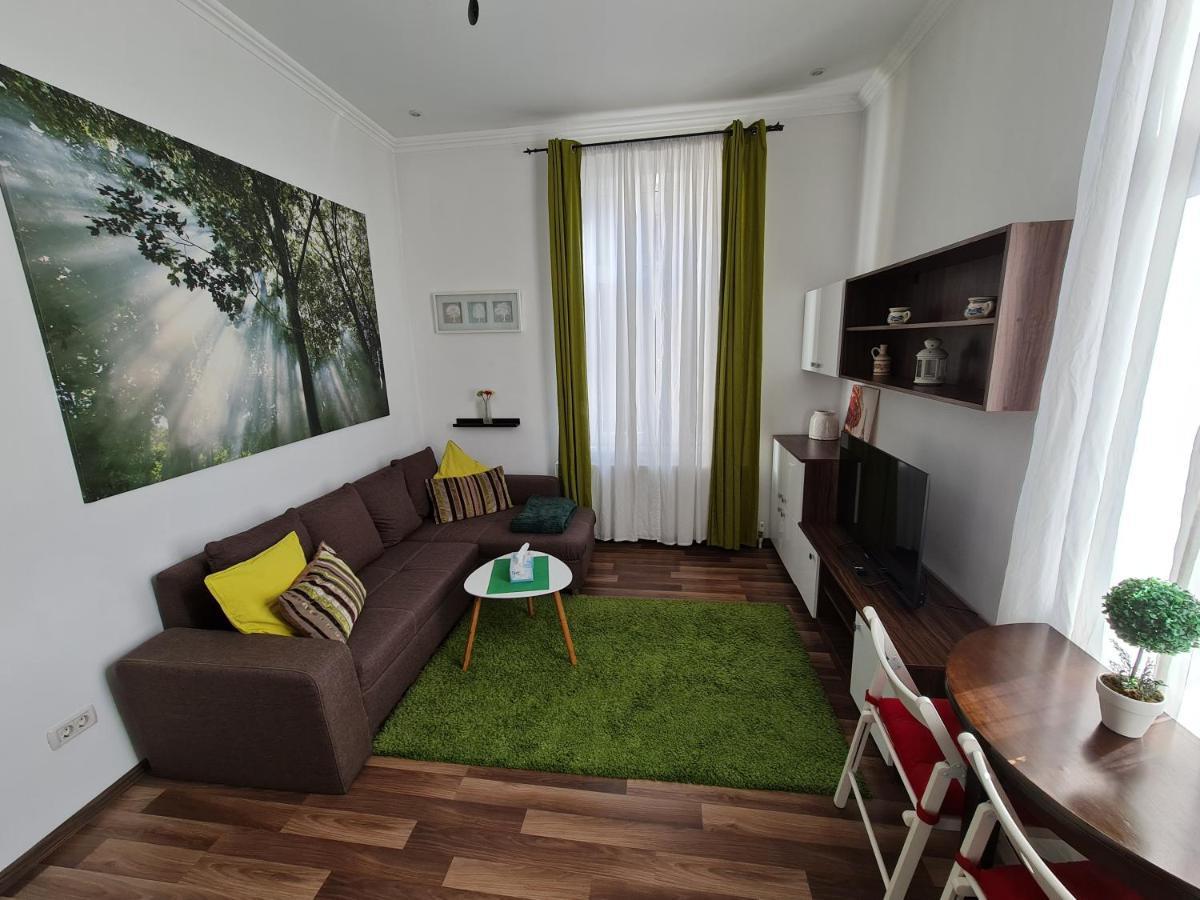 Downtown Central University Apartament - Cal1 Bucarest Esterno foto